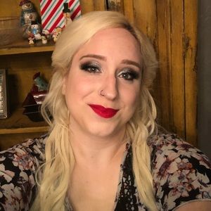 Meet your Posher, Dana